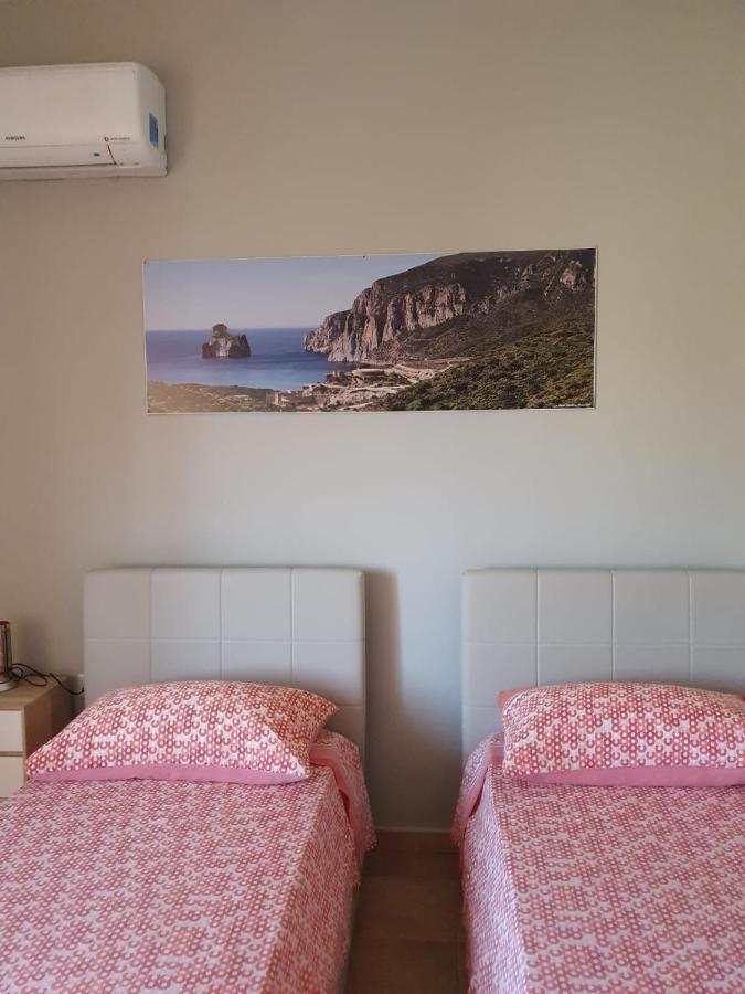 B&B Paolo E Daniela คาร์บอเนีย ภายนอก รูปภาพ